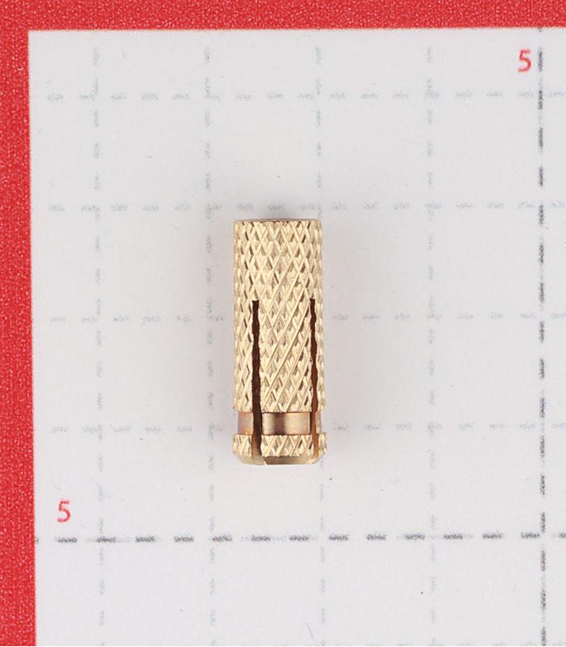 Анкер для бетона 6х25 мм латунный (100 шт.) Анкер для бетона 6х25 мм латунный (100 шт.)