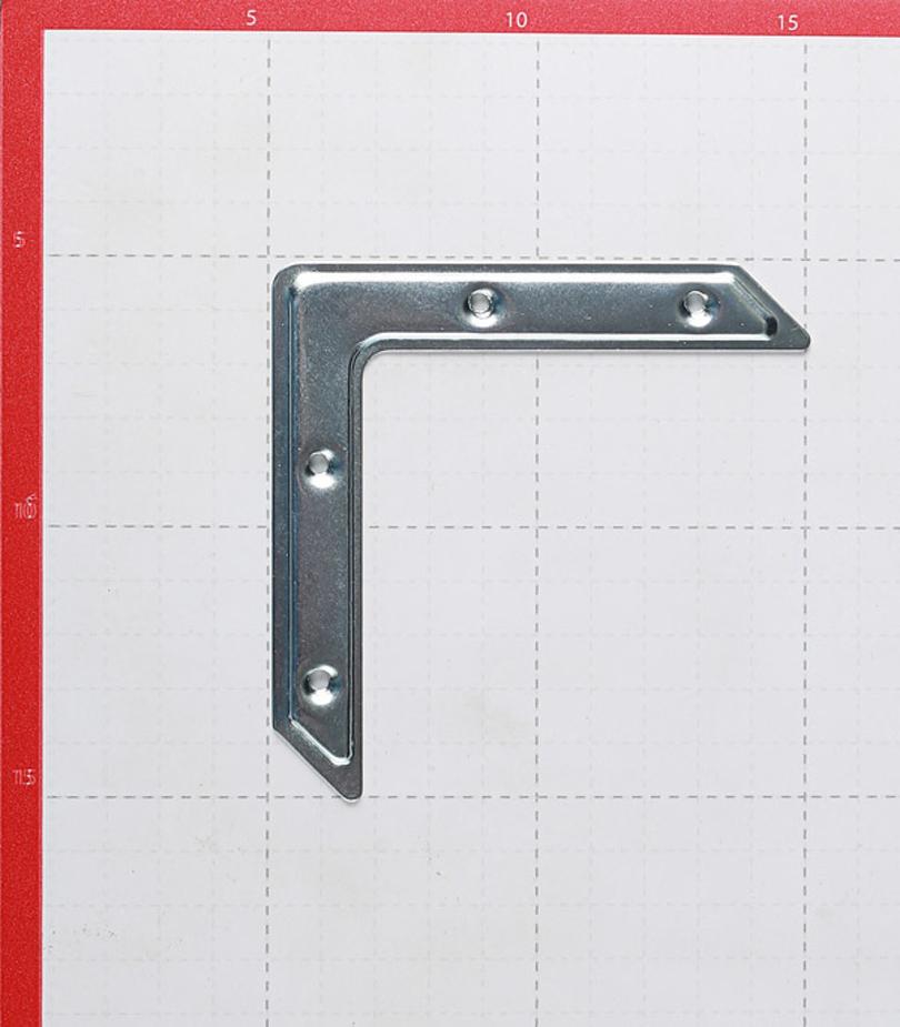 Уголок плоский оцинкованный 100х100х17х1 мм (4 шт.) Уголок плоский оцинкованный 100х100х17х1 мм (4 шт.)